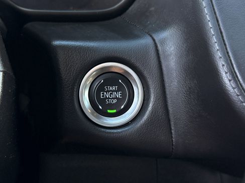 Used 2024 Chevrolet Suburban Z71 w/ Luxury Package image 20