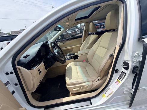 Used 2014 Lexus ES 350 w/ Luxury Package FWD image 23