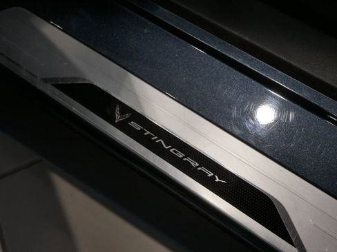 Used 2021 Chevrolet Corvette Stingray Premium Conv w/ Z51 Performance Package RWD image 18