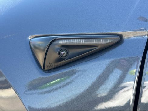 Used 2023 Tesla Model Y Long Range image 38