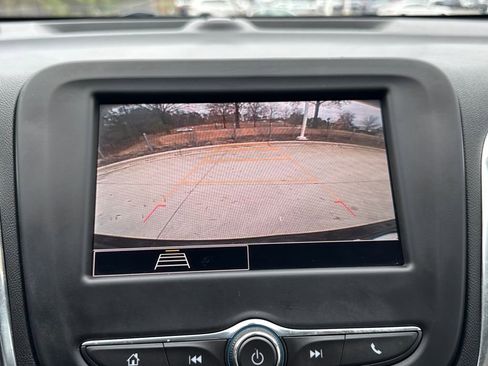 Used 2022 Chevrolet Equinox LT image 24