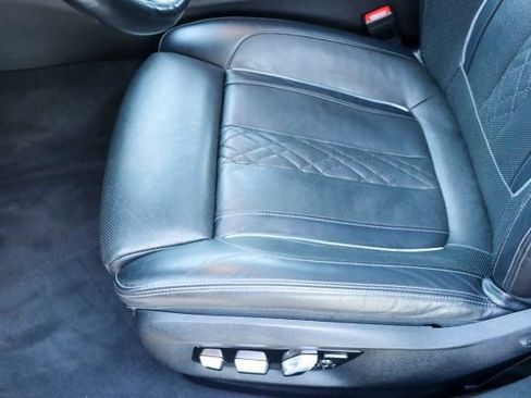Used 2019 BMW 740i w/ Executive Package image 16