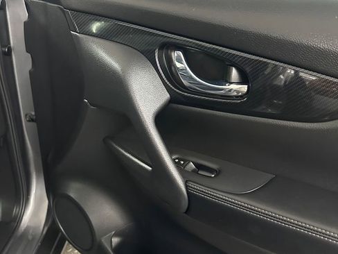 Used 2018 Nissan Rogue SL w/ Premium Package AWD/4WD image 35