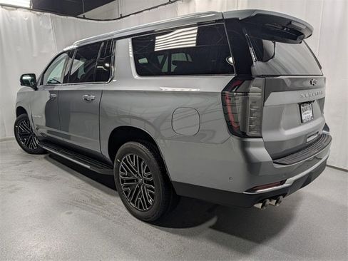 New 2026 Chevrolet Suburban Premier image 7