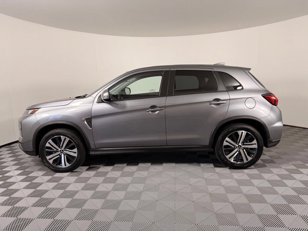 Used 2025 Mitsubishi Outlander Sport SE AWD/4WD image 12