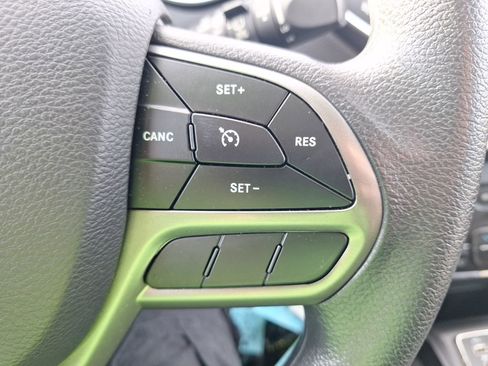 Used 2019 Jeep Cherokee Latitude w/ Popular Appearance Group image 21