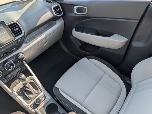 Certified 2026 Hyundai Venue SEL FWD image 11