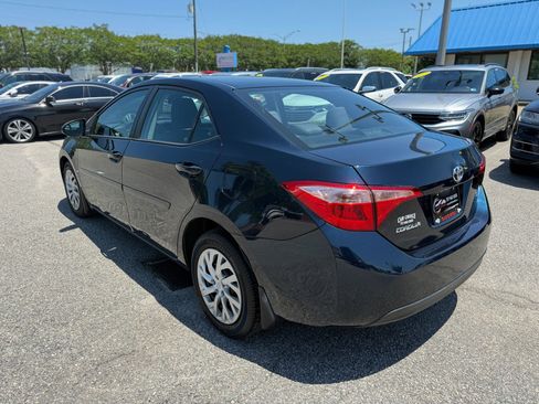Used 2017 Toyota Corolla LE w/ Carpet Mat Package (TMS) FWD image 9