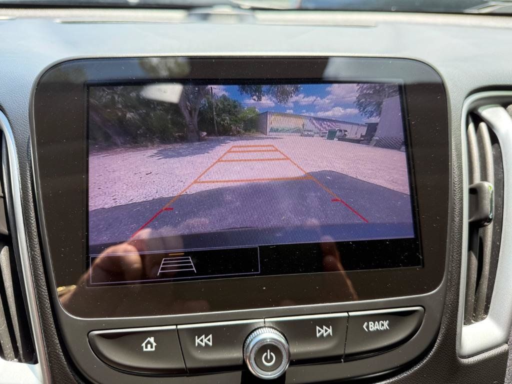 Used 2023 Chevrolet Malibu LT FWD image 9