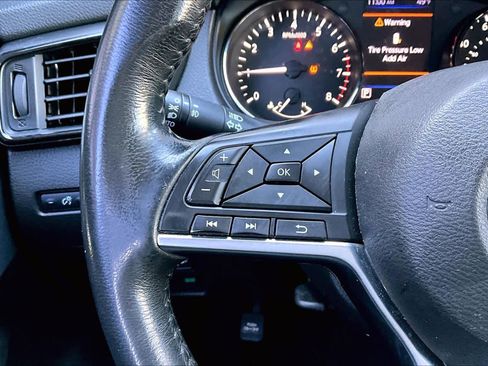 Used 2019 Nissan Rogue SV image 22