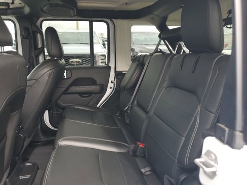 Used 2023 Jeep Wrangler Unlimited Sahara w/ Cold Weather Group image 13