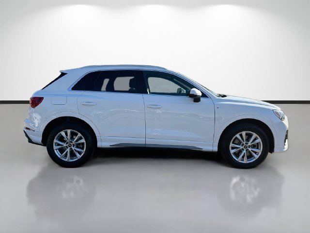 Used 2024 Audi Q3 2.0T Premium AWD/4WD image 2