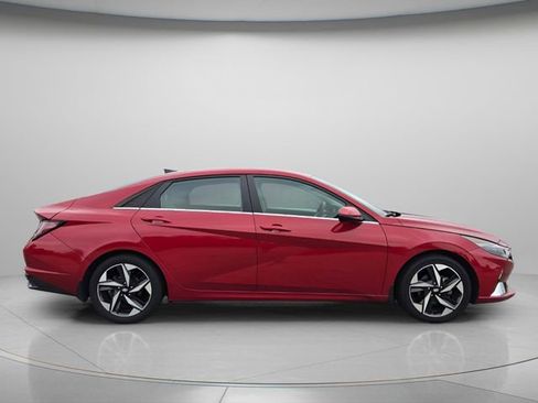 Used 2022 Hyundai Elantra Limited FWD image 5