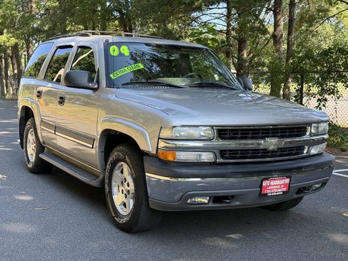 Used 2004 Chevrolet Tahoe LS w/ Preferred Equipment Group AWD/4WD image 3