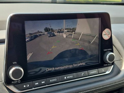 Certified 2024 Nissan Rogue SV FWD image 26