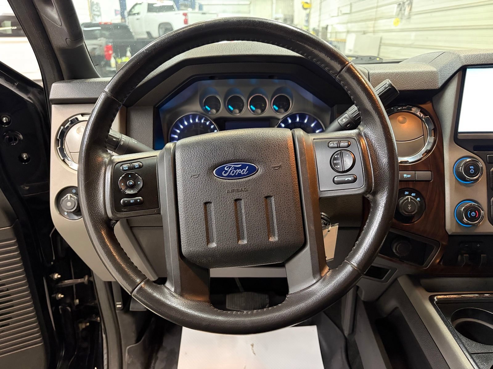 Used 2016 Ford F250 Lariat w/ Lariat Ultimate Package AWD/4WD image 11