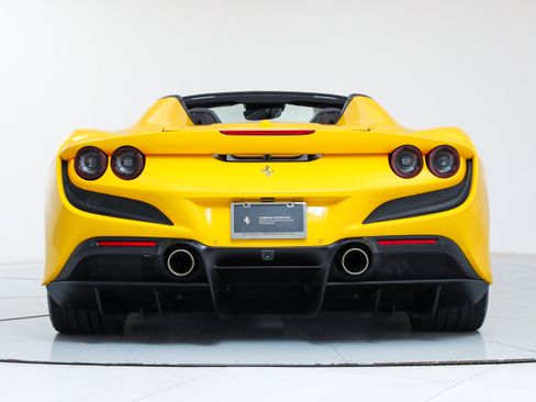 Certified 2022 Ferrari F8 Tributo image 16