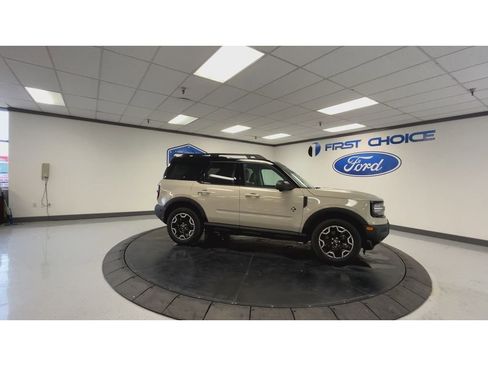 Used 2025 Ford Bronco Sport Outer Banks w/ Outer Banks Tech Package+ image 3