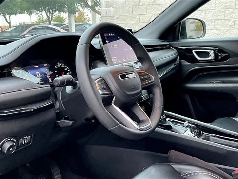 Used 2023 Jeep Compass Altitude image 14