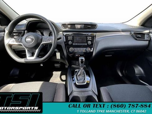 Used 2018 Nissan Rogue Sport S image 16