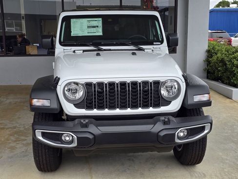 New 2025 Jeep Gladiator Sport image 2