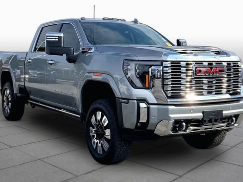 Used 2025 GMC Sierra 2500 Denali w/ Denali Reserve Package AWD/4WD image 3