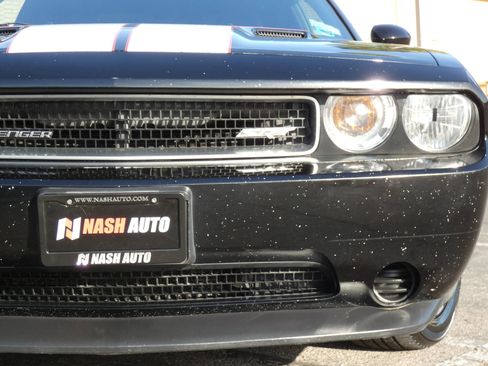 Used 2013 Dodge Challenger SXT image 16