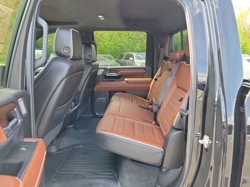 Used 2024 GMC Sierra 2500 Denali Ultimate AWD/4WD image 12