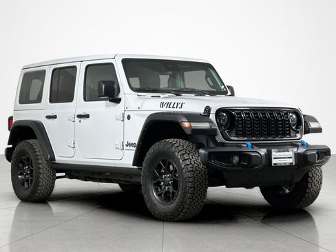 Used 2024 Jeep Wrangler Unlimited AWD/4WD image 7