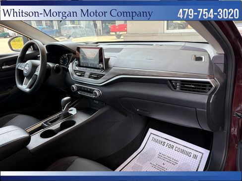 Used 2025 Nissan Altima 2.5 SV FWD image 32