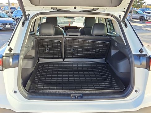 New 2026 Volkswagen Tiguan SE image 6