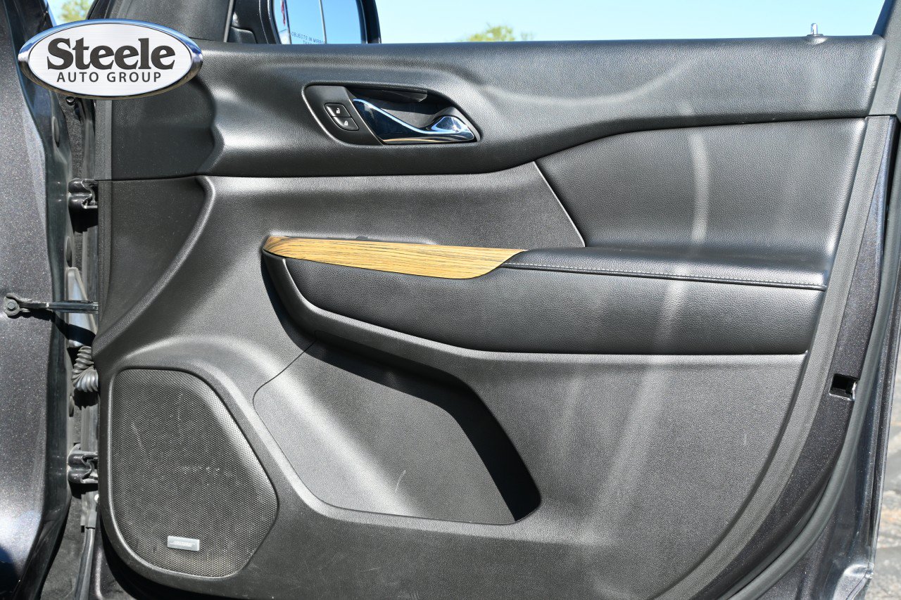 Used 2017 GMC Acadia Denali FWD image 25
