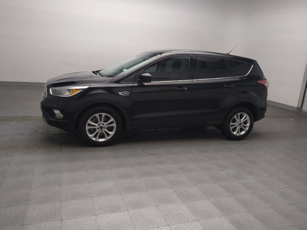 Used 2017 Ford Escape SE FWD image 2