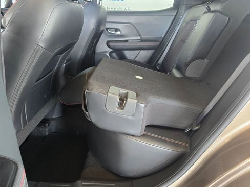 Used 2025 Nissan Kicks SR FWD image 21