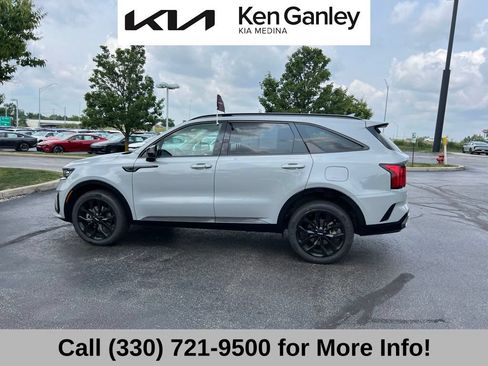 Certified 2023 Kia Sorento SX AWD/4WD image 16
