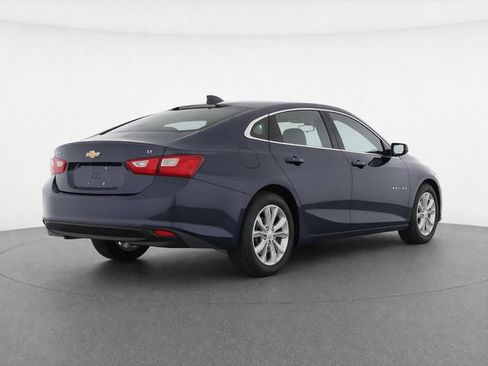 Used 2025 Chevrolet Malibu LT FWD image 4