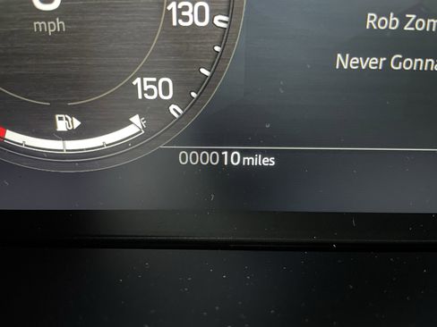 New 2026 Land Rover Defender 110 X-Dynamic SE AWD/4WD image 25
