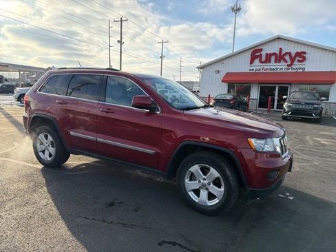 Used 2012 Jeep Grand Cherokee Laredo image 1