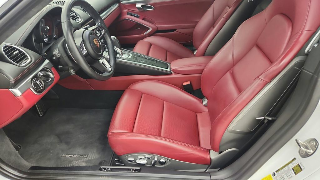 Used 2018 Porsche 718 Cayman GTS RWD image 31