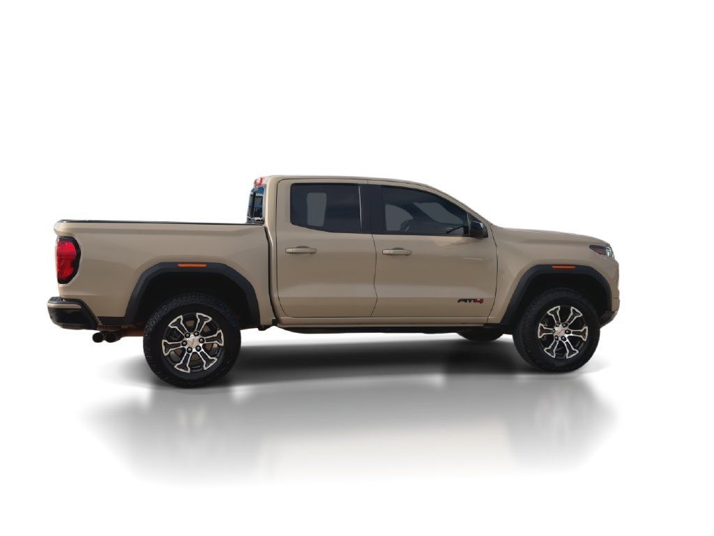 Used 2023 GMC Canyon AT4 w/ AT4 Premium Package AWD/4WD image 9