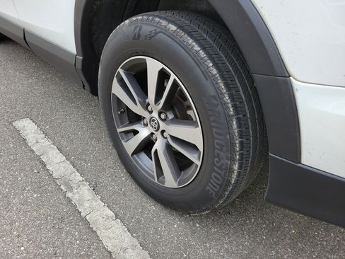 Used 2018 Toyota RAV4 XLE image 26