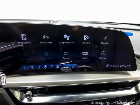 New 2025 Cadillac Lyriq Luxury image 14