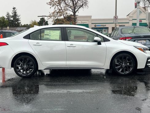 New 2026 Toyota Corolla SE image 9