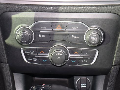 Used 2023 Dodge Charger SXT image 11