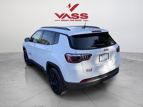 Used 2026 Jeep Compass Latitude w/ Quick Order Package 29K AWD/4WD image 7