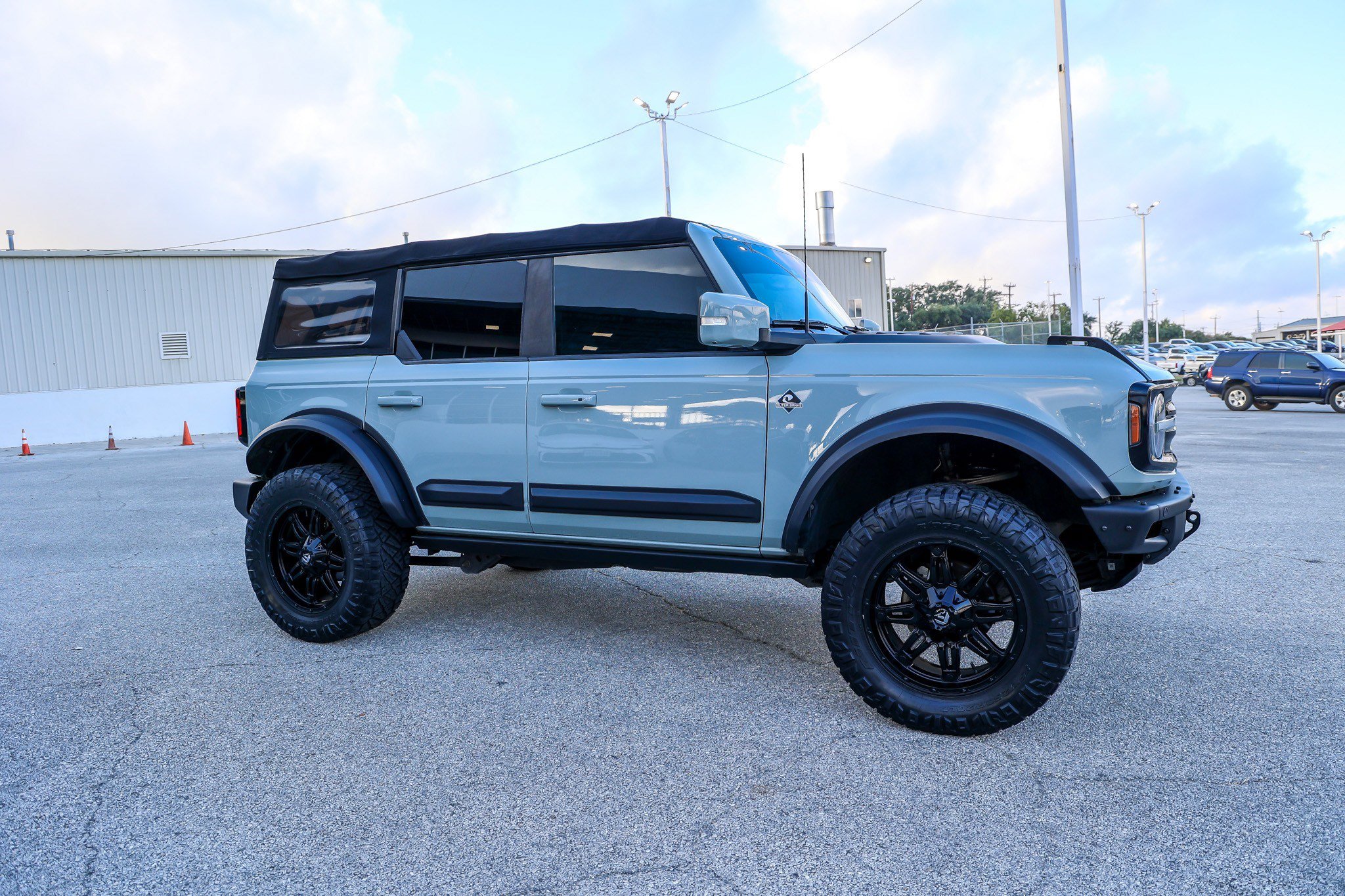 Used 2022 Ford Bronco Outer Banks AWD/4WD image 8