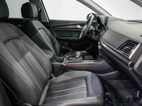 Used 2023 Audi Q5 2.0T Premium w/ Convenience Package image 16