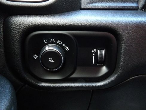 Used 2022 RAM 3500 Tradesman w/ Chrome Appearance Group image 19