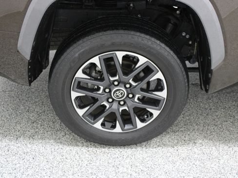 Used 2023 Toyota Tundra Limited w/ Power Package AWD/4WD image 6