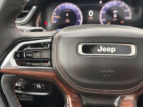Used 2025 Jeep Grand Cherokee L Summit w/ Luxury Tech Group V AWD/4WD image 20